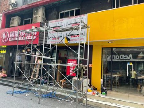 都安制作广告招牌如何避免它发黄？